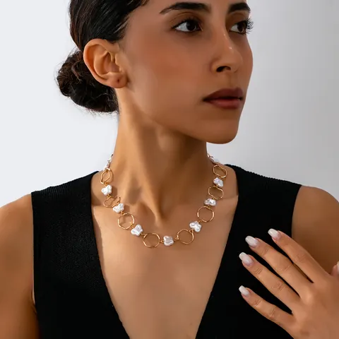 Collar de Perla Artificial Barroca para Mujer Cadena de Cobre Chapado en Oro Mariposa Geométrica Irregular Joyería de Moda