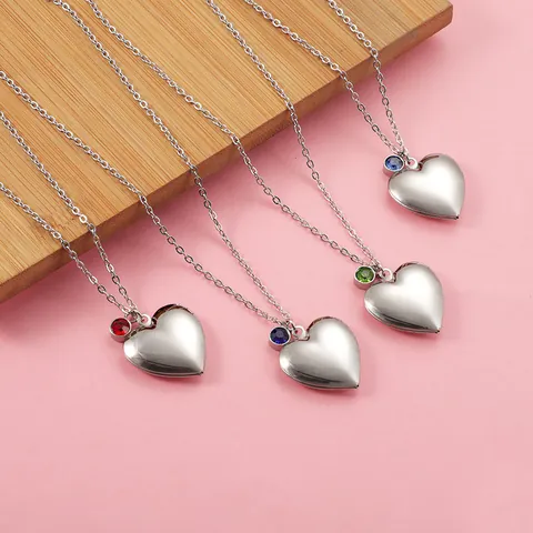 Collana con Medaglione a Cuore in Acciaio Inossidabile per Donna Ciondolo Portafortuna con Strass Apribile Gioielli Commemorativi