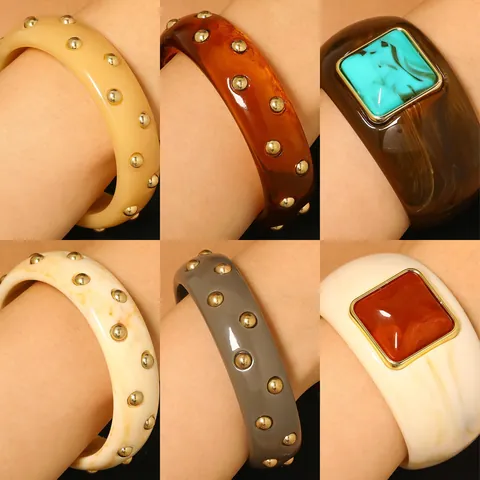 French Vintage Resin Bangle For Women Tortoiseshell Pattern Gold Studs Square Stone Inlay Wide Bracelet Retro Fashion Jewelry Accessory