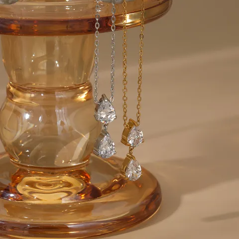 Collier Pendentif Goutte d'eau en Zirconia Acier Inoxydable pour Femme Élégant Double Forme de Poire Bijoux Style INS