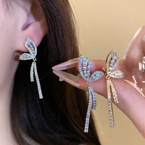 Elegant Gold Plated Butterfly Ear Clips For Women Non Pierced Artificial Pearl Zirconia Tassel Earrings Fashion Jewelry Gift