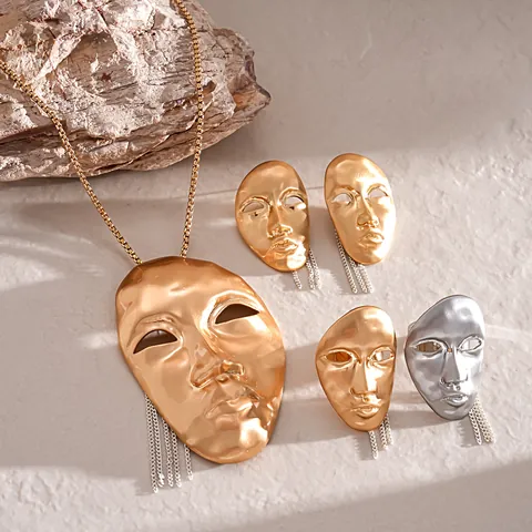 European Artistic Portrait Mask Pendant Necklace Alloy Metal Style Gold Silver Tassel Chain Jewelry For Women Party