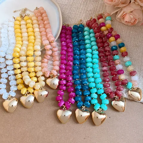 Collier Pendentif Cœur en Perles d'Acrylique Style Dopamine pour Femmes Ras du Cou en Résine Colorée Fait à la Main