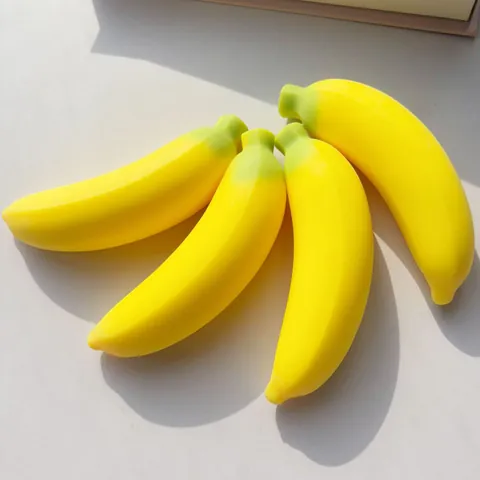 Simulation Fruit Banane Fraise Jouet Sensoriel à Presser TPR Mou Rempli de Farine Jouet Anti-stress Squishy Fidget Toy pour Adultes