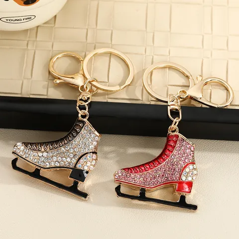 Llavero de Patín de Hielo de Aleación de Lujo Moda Strass Esmalte Zapato de Patinaje Anillo de Llave para Mujer Amuleto de Bolso Regalo