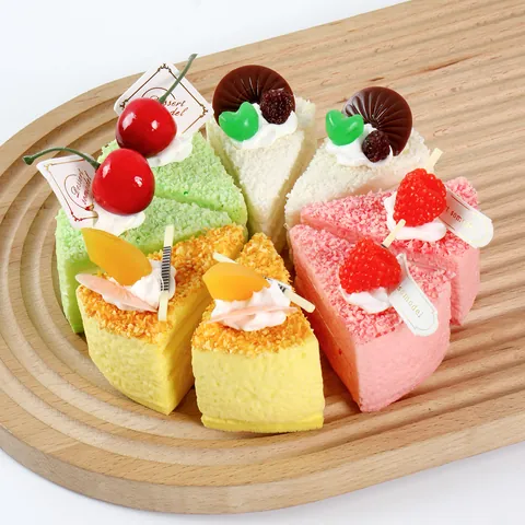 Modello di Torta Mousse Triangolare in PU Simulazione Rimbalzo Lento Giocattolo Antistress Cibo Artificiale Display Dessert per Ufficio Casa