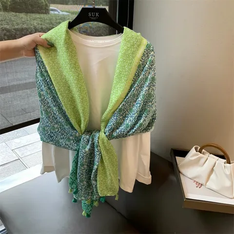 Bufanda Estilo Étnico para Mujer con Estampado Floral Chal Ligero con Borlas Protector Solar para Playa Bufanda Rectangular Grande