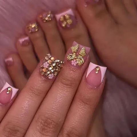 Handmade Press On Nails With 3D Rhinestone Artificial Pearl Decoration Artificial False Nails For Women Daily Party Manicure