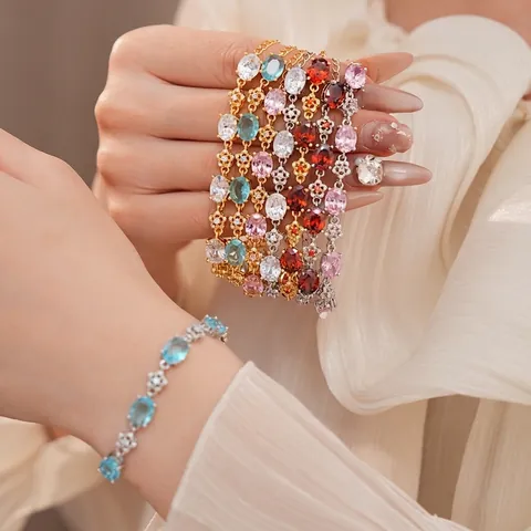 Bracciale a Fiori in Rame Placcato Oro Vero Zirconia Ovale Elegante Intarsiato in Zircone Catena Regolabile Regalo Gioielli Donna
