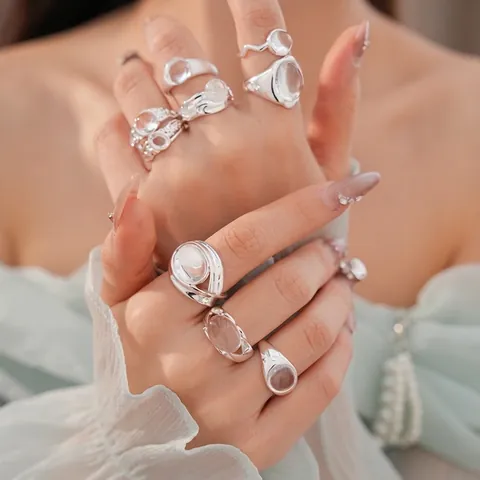 Bague Ouverte Minimaliste en Verre Ovale Pour Femmes Bague Réglable en Cuivre Plaqué Argent Géométrique Bijoux de Mode Premium