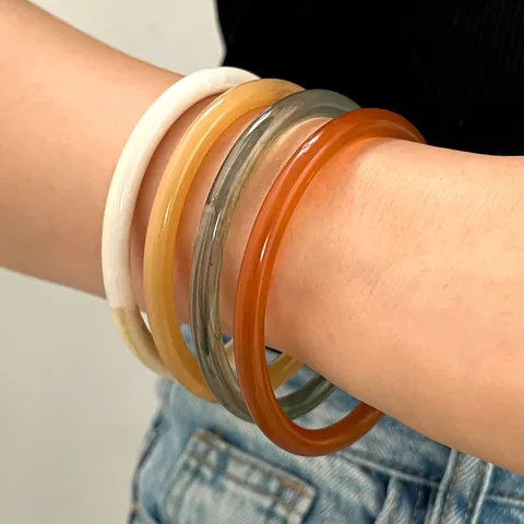 Brazalete Delgado de Resina de Imitación de Jade de Nuevo Estilo Chino Blanco Permeable al Hielo Caramelo de Contraste Para Mujeres Joyería Diaria