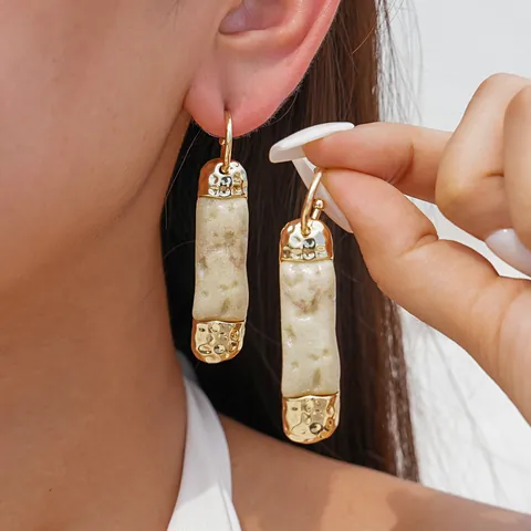 Irregular Geometric Resin Faux Stone Stud Earrings For Women Silver Earring Post Vintage Hammered Metal Rhinestone Niche Jewelry