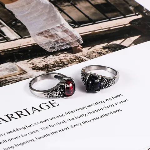Vintage Floral Stainless Steel Ring Oval Red Blue Rhinestone Inlaid Ring Retro Punk Hollow Flower Unisex Finger Jewelry