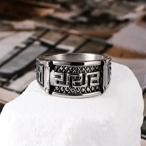 Anello in Acciaio Inossidabile Vintage con Greca per Uomo Stile Industriale Retrò Hip Hop Fascia Lucida Gioielli Maschili