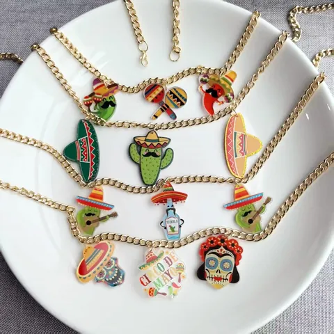 Mexikanische Cinco De Mayo Fiesta Halskette Acryl Anhänger Goldfarbene Kette Chili Pinata Sombrero Tequila Flasche Maracas Festival Party Damen Schmuck