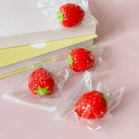 Ρεαλιστικό Κόκκινο Φράουλα Squishy TPR Προσομοιωμένο Φρούτο Παιχνίδι Ανακούφισης από το Στρες για Παιδιά Ενήλικες για Γραφείο Σπίτι