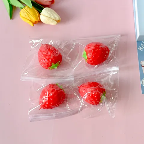 Ρεαλιστικό Κόκκινο Φράουλα Squishy TPR Προσομοιωμένο Φρούτο Παιχνίδι Ανακούφισης από το Στρες για Παιδιά Ενήλικες για Γραφείο Σπίτι