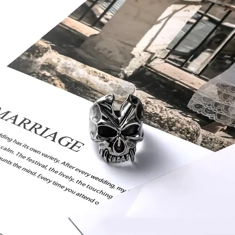 Anello Teschio in Acciaio Inossidabile Vintage per Uomo Gothic Punk Rock Biker Statement Band Ring Halloween Party Gioielli di Moda