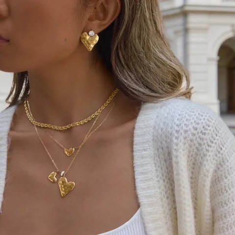 18K Vergoldeter Rostfreier Stahl Gehämmert Herz Halskette Ohrstecker Set Strass Designer Schmuck Für Frauen