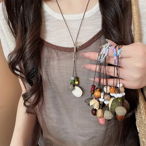 Collana in Stile Neo-Cinese Con Ciondolo in Legno di Ghianda e Cordino in Cuoio Gioielli da Collo Etnici Vintage per Donna