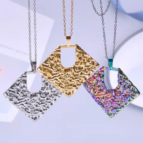 Collar Con Colgante De Rombo Acero Inoxidable Textura Martillada Hueco Geométrico Joyería De Nicho Para Mujer Oro Plata Arcoíris