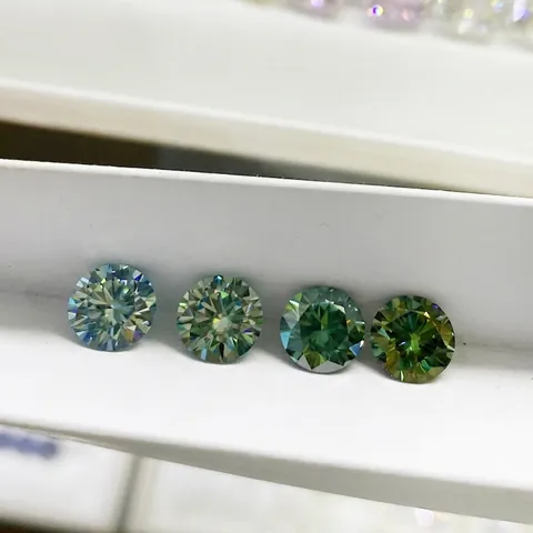 Pietra di Moissanite Sciolta Taglio Brillante Tondo Cuori E Frecce Gemma di Moissanite Colorata per Creazione Gioielli Con Certificato GRA