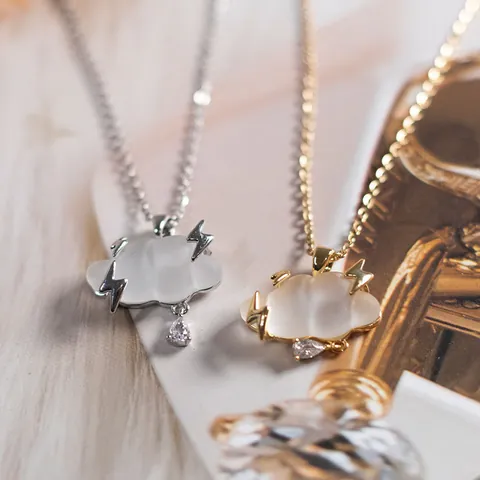 Niche Design Copper Cloud Lightning Pendant Necklace Rhinestone Raindrop Clavicle Chain Gold Silver Plated Women Jewelry