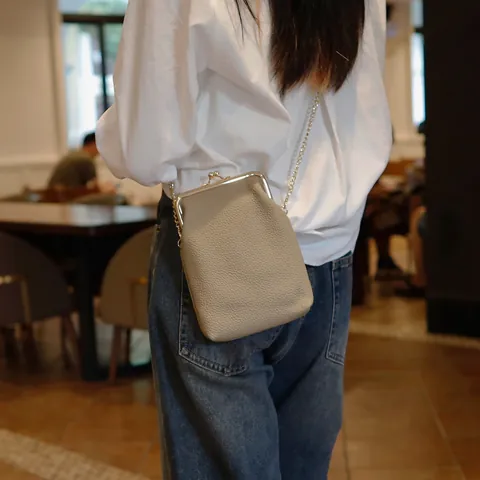 Women Genuine Leather Phone Bag Retro First Layer Cowhide Kiss Lock Chain Crossbody Bag Mini Shoulder Purse