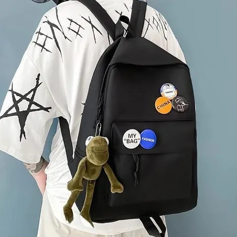 Nylon Casual Reise Rucksack Große Kapazität Japanische Schultasche Mit Abzeichen Und Plüsch Anhänger Für Studenten Damen Herren