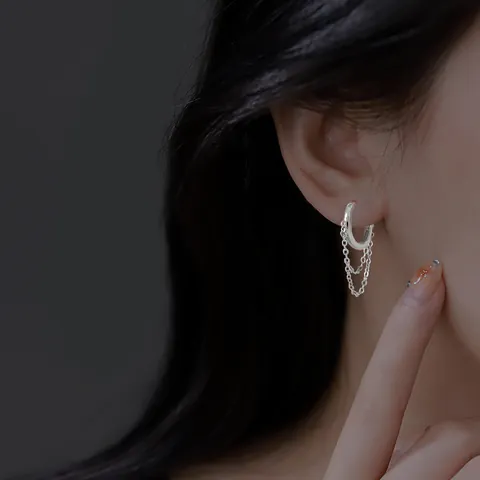 Orecchini a Cerchio Minimalisti in Rame Colore Argento con Doppia Catena Nappa per Donna Personalità Stile INS Ear Buckle Singolo