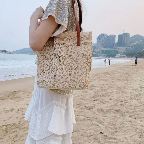 Sac Seau Tissé en Dentelle Ajourée pour Femmes Sac à Épaule de Plage Avec Pochette Intérieure Sac Fourre-Tout Bohème