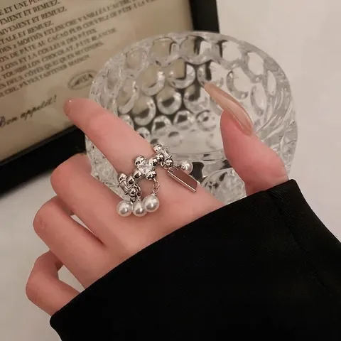 Adjustable Silver Tone Alloy Rhinestone Artificial Pearl Tassel Ring Niche Design Statement Index Finger Ring For Women