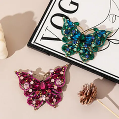 Vintage Luxury Alloy Butterfly Brooch Pin Inlaid With Colorful Crystals Rhinestones Elegant Fashion Badge For Women Wedding Party