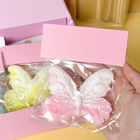 Simpatico Giocattolo Squishy a Farfalla Morbido PVC Sollievo dallo Stress Giocattolo di Decompressione per Bambini Adulti Regalo Giocattolo Sensoriale Rosa Giallo Gradiente