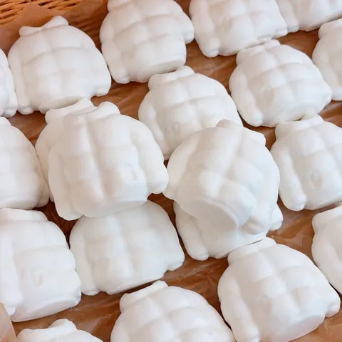 Creative White Down Jacket Shape Slow Rebound Squishy Stress Relief Toy TPR Soft Squeeze Sensory Vent Toy For Office Home Teens Adults