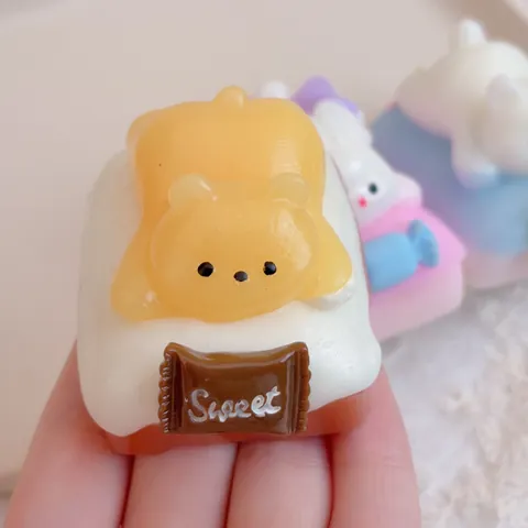 Simpatico Giocattolo Antistress Squishy Coniglio e Orso Caramelle Morbido TPR Animale Sensoriale per Decorazione Scrivania Ufficio