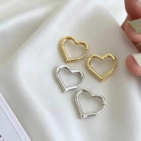 Minimalist Hollow Heart Hoop Earrings For Women Vintage Sweet Style Silver Plated Copper Gold Silver Daily Jewelry