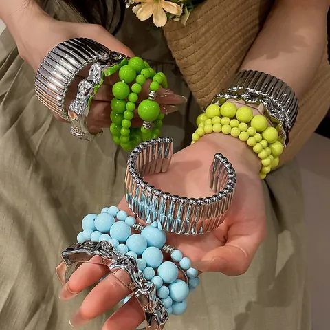 Europäische Amerikanische Übergroße Geometrische Acryl Armreifen Set Statement Harz Perlen Charme Armband Für Damen Vintage Schmuck Mode Accessoire
