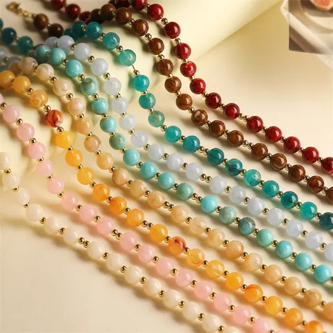 Collier de Perles Acryliques de Couleur Contrastée pour Femmes Chaîne en Cuivre Minimaliste Bijoux Faits à la Main