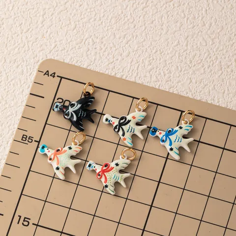 Cute Enamel Bird Pendant With Bow Pattern Colorful Drip Oil Animal Charm DIY Jewelry Making Accessory Environmental Copper Gold Plated Jewelry Pendant For Women