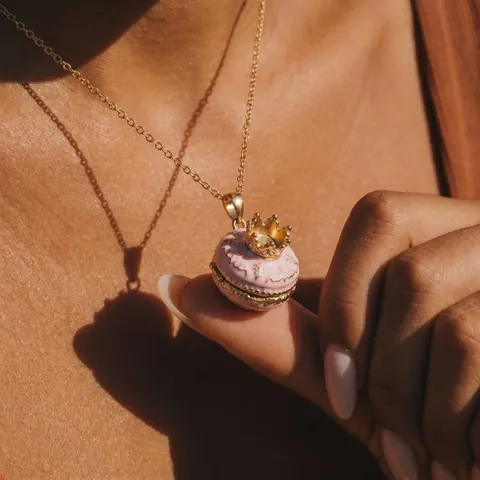 Collana Medaglione Apribile Fiaba Vintage in Rame Smalto Strass Corona Macaron Torta di Rose Ciondolo Gioielli Donna