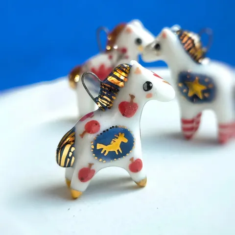 Simpatica Collana in Rame con Pendente Animale in Stile Porcellana Blu e Bianca per Donna Gioielli con Gatto Cavallo Uccello Luna Stella