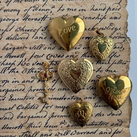 Collana con Pendente a Forma di Libelle Cuore Medaglione Fungo Fragola in Acciaio Inossidabile Smaltato Vintage per Donna Gioielli con Pendenti Animali Frutta Strass