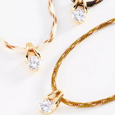 Zierliche Doppelte Seilknoten Anhänger Halskette Für Damen Kupfer 14k Vergoldet Rund Strass Süßer Pastoral-Stil Kleiner Schmuck Geschenk