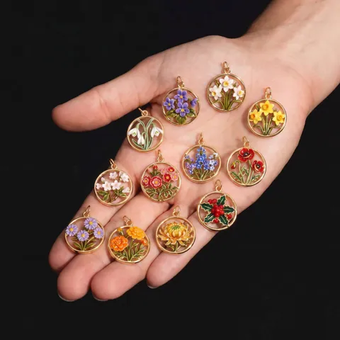 316 Stainless Steel December Birth Flower Pendant Necklace Enamel Floral Round Coin Personalized Women Birthday Jewelry Gift