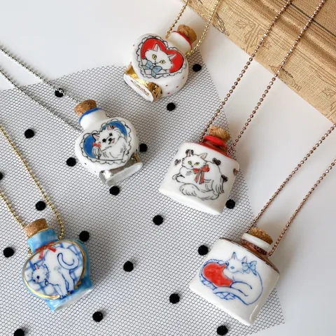 Vintage Cat Painting Ceramic Look Wish Bottle Pendant Necklace Copper Gold Plated Chain For Women Artistic Jewelry Gift
