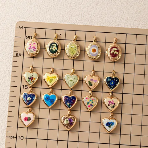 Medaglione Pastorale Vintage Pendente Cuore Ovale Apribile Rame Placcato Oro DIY Charms Ciondoli Floreali Botanici per Creazione Gioielli Donna