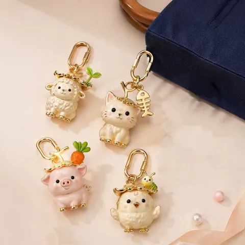 Cute Straw Hat Animal Bag Charm Alloy Enamel Sheep Cat Dog Pig Keychain Gold Plated Backpack Pendant For Women Girls Gift