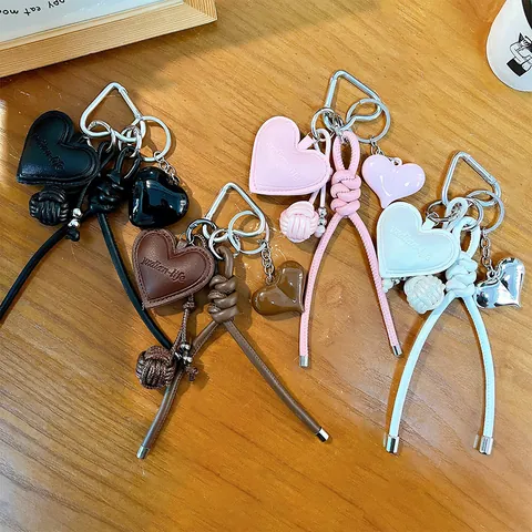 Herzförmiger PU Leder Schlüsselanhänger Gewebter Ball Taschenanhänger Handyband Schlüsselanhänger Für Damen Geschenk Süßer Herz Schlüsselring Auto Zubehör