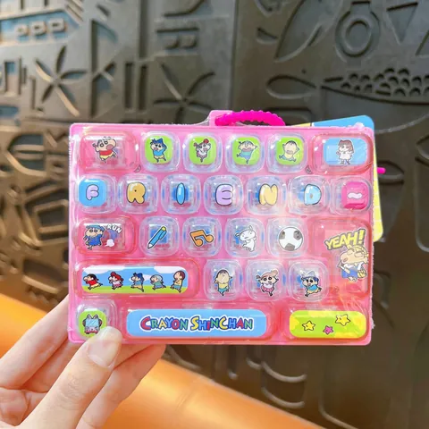 Mechanische Tastatur Stil Stressabbau Schlüsselanhänger 26-Tasten Cartoon-Figuren Acryl Anhänger Für Rucksack Dekoration Geschenk
